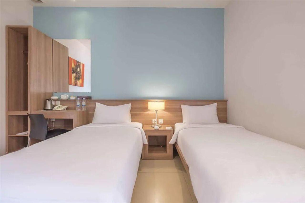แอสวิน โฮเทล แอนด์ สปา มาคัสซาร์ Hotel มากาซาร์ ภายนอก รูปภาพ