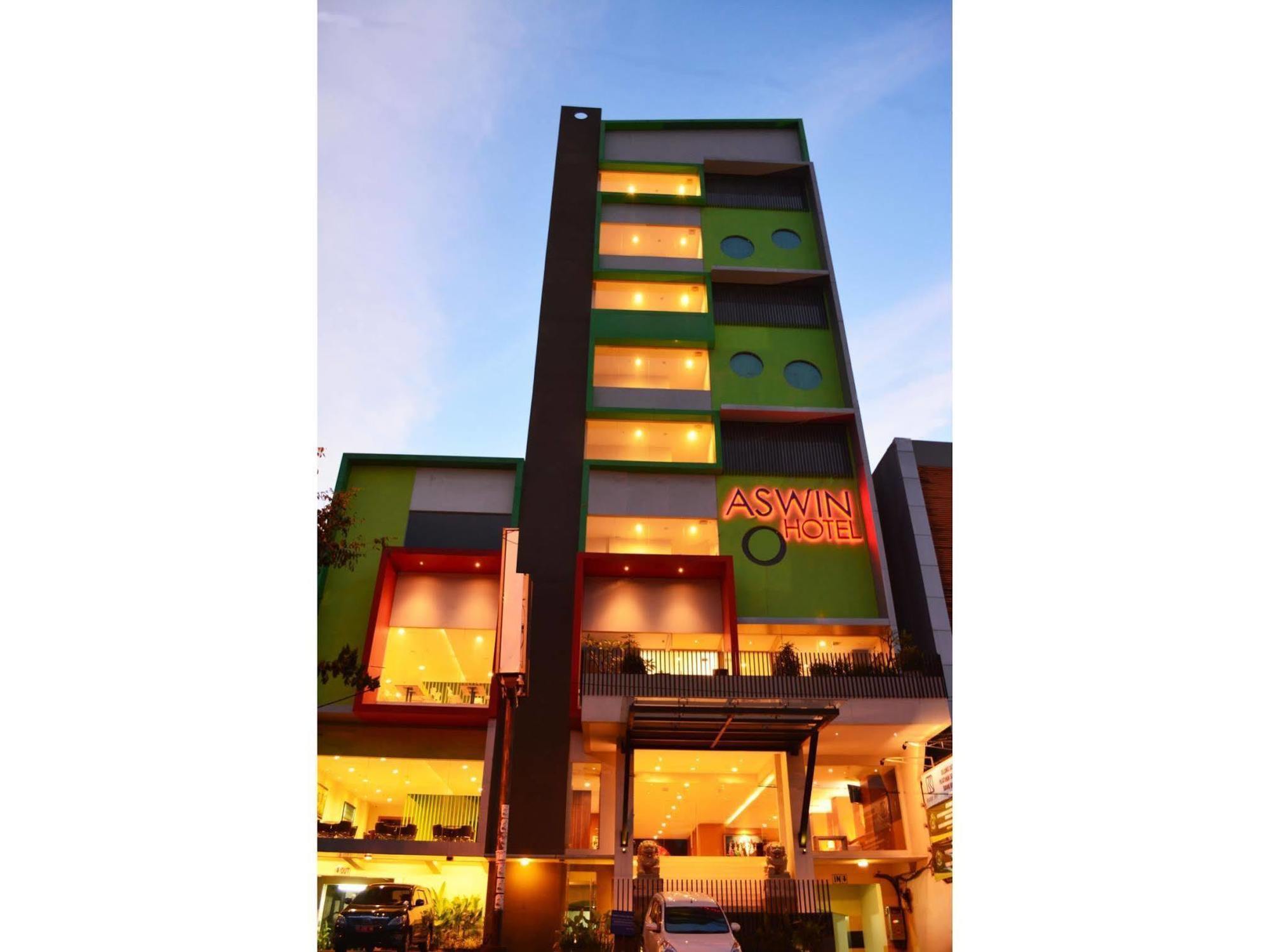 แอสวิน โฮเทล แอนด์ สปา มาคัสซาร์ Hotel มากาซาร์ ภายนอก รูปภาพ